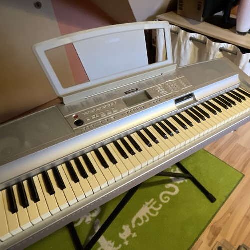 Yamaha dgx 300 portable grand - yamaha,